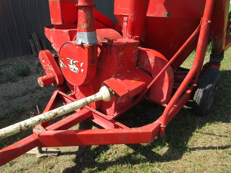 Gehl 65MX Grinder Mixer