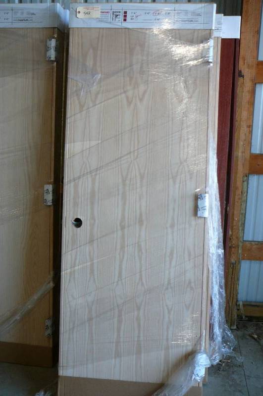 lot 542 image: Interior Door Prehung Oak