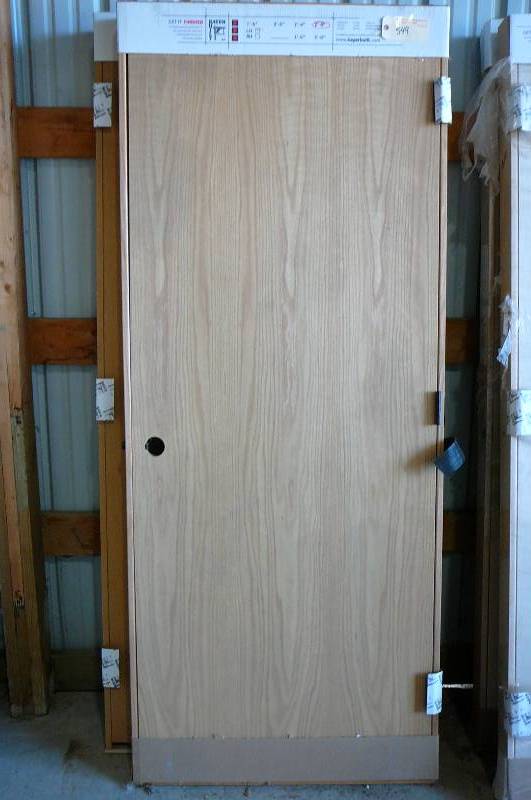 lot 549 image: Interior Door Prehung Oak