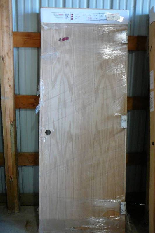 lot 551 image: Interior Door Prehung Oak