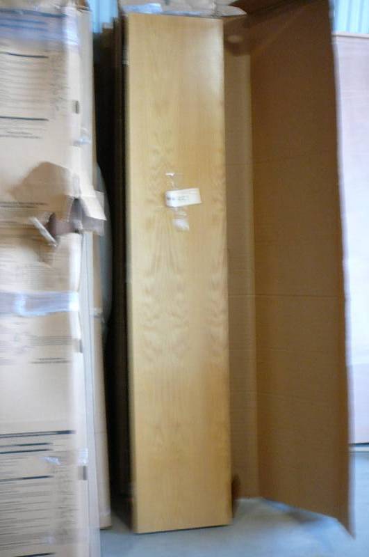 lot 557 image: Bifold Lynden Door Red Oak