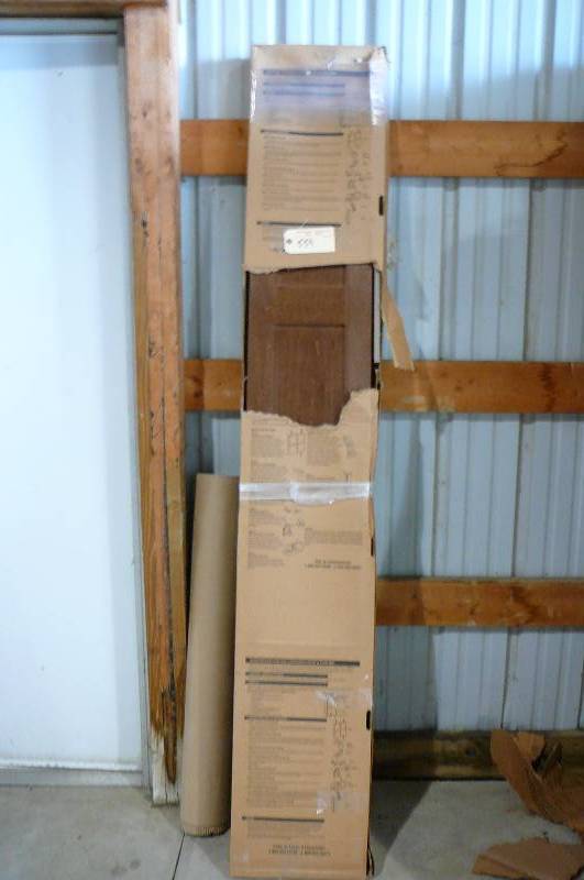 lot 559 image: Bifold Door Masonite