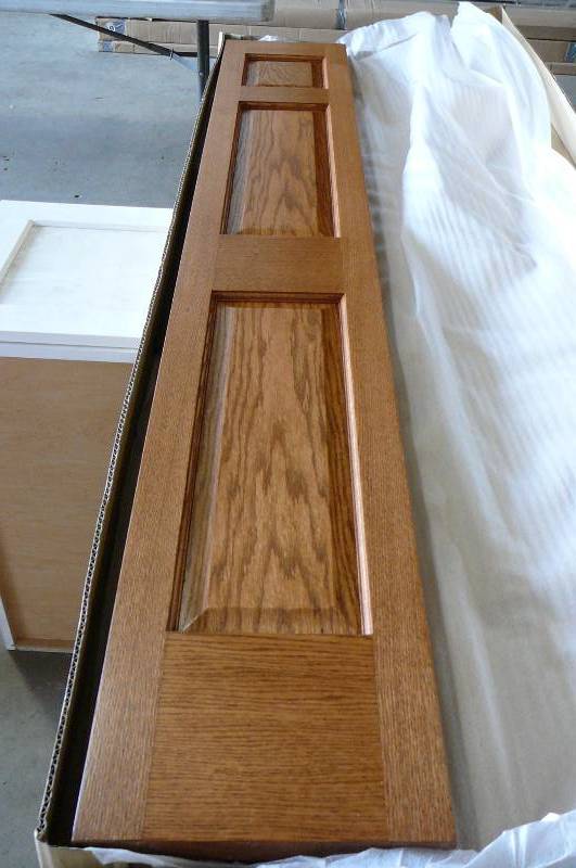 lot 564 image: Bifold Door Oak
