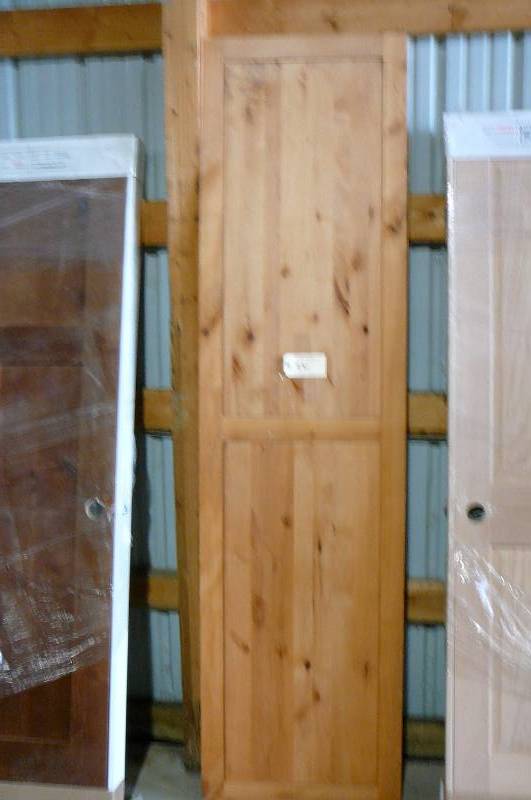 lot 580 image: Prefinished Door-Panel