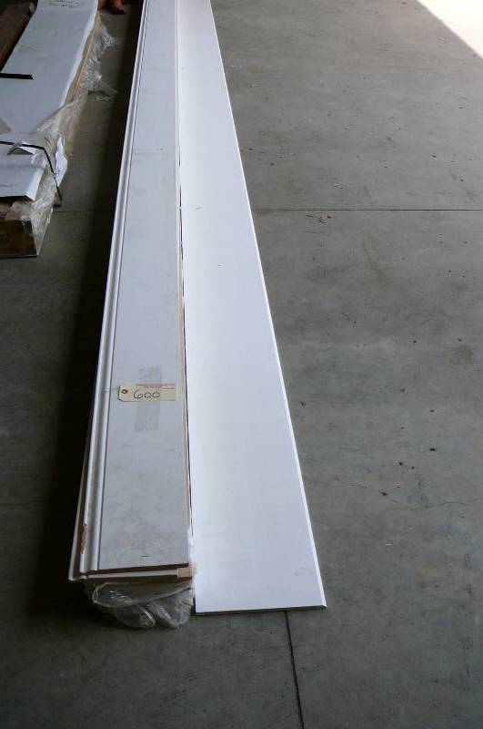 lot 600 image: Board- white  9 12 x 18 &  Tru Choice Arauco Moulding