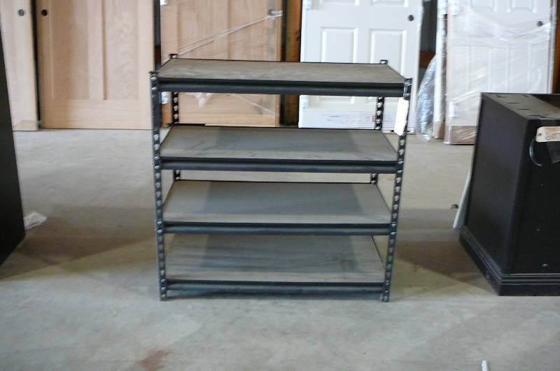 lot 606 image: Shelving-Metal