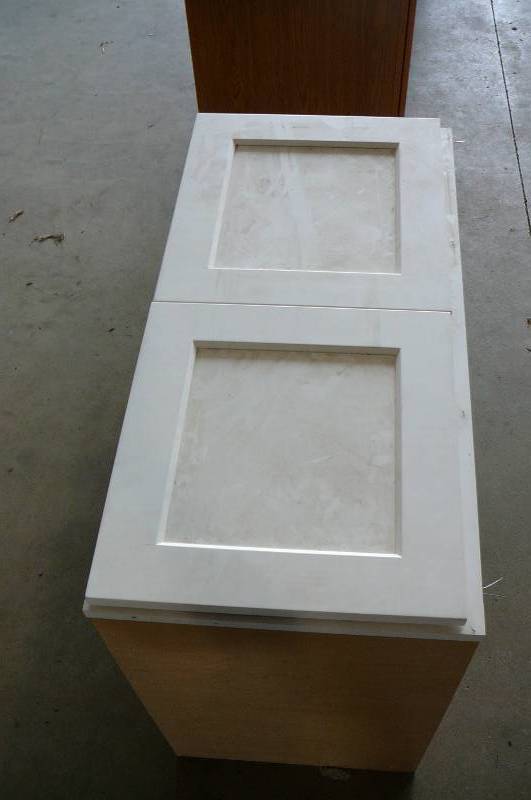 lot 609 image: Cabinet-White