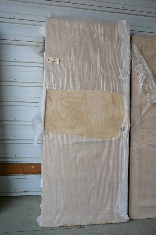 lot 634 image: Interior Door-White Birch