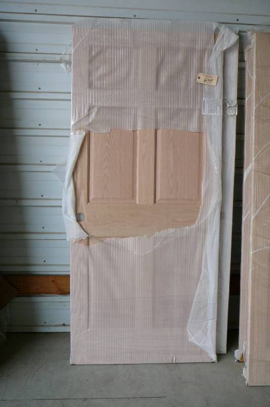 lot 639 image: Door,  Red Oak