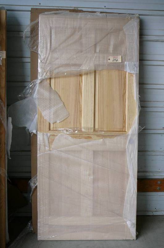 lot 642 image: Wood Interior Door 4 Panel