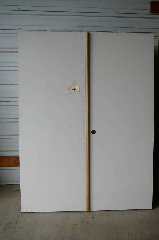 lot 649 image: Doors,  2 white