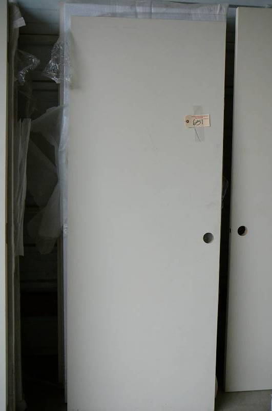 lot 651 image: Interior Door- White