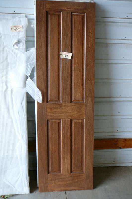 lot 669 image: Prefinished Interior Wood 4 Panel Door