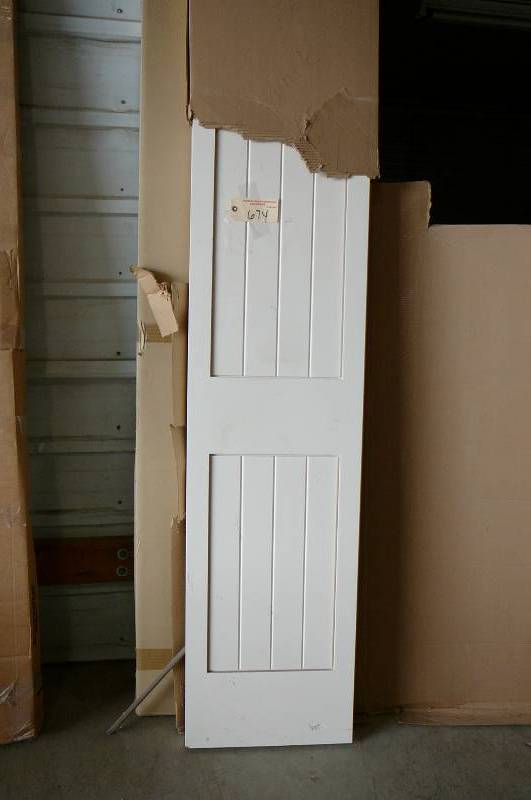 lot 674 image: Bifold Door, White (scratched)