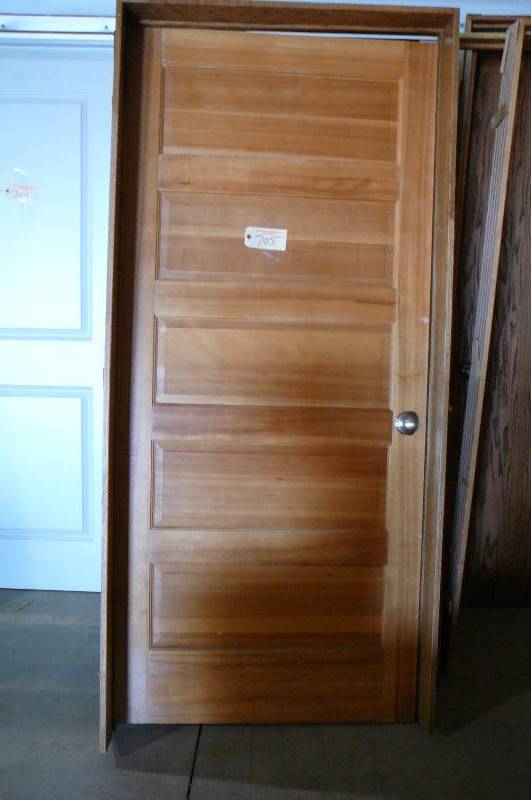 lot 705 image: Prefinished Interior Door, Oak Jam  5 panel (used)