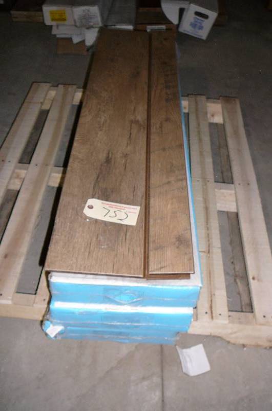 lot 752 image: Laminate Flooring , Green Touch