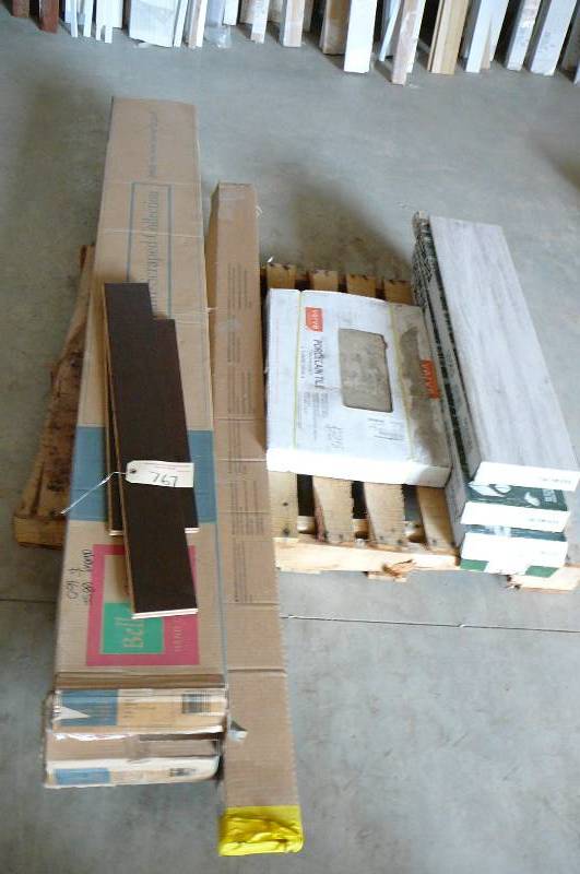 lot 767 image: Flooring-  Bella Cera
