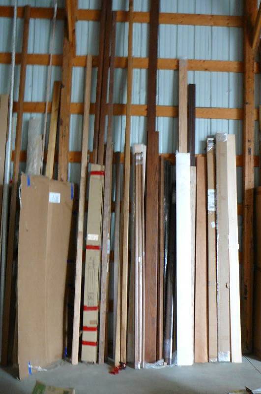 lot 724 image: Large Lot of Mixed TrimMolding