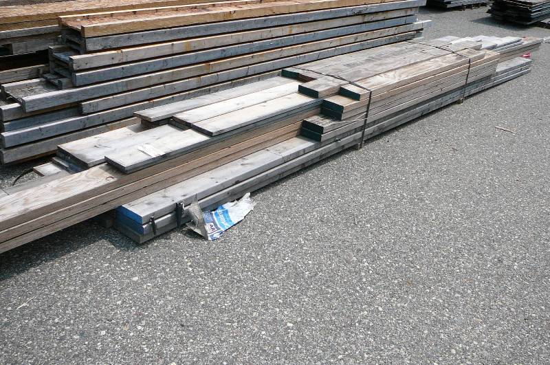 lot 780 image: Lumber- Random Lenghts