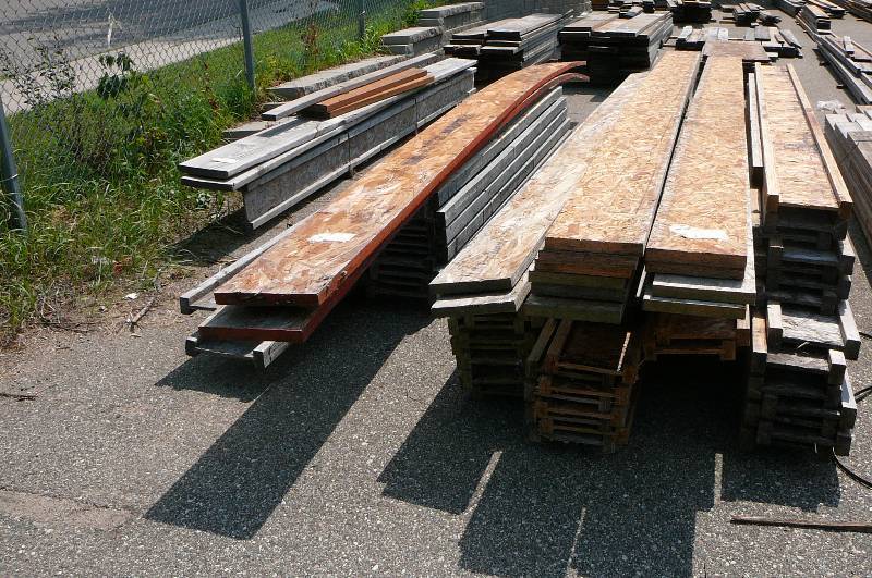 lot 781 image: I-Joices, I Rim Plates,  Lumber