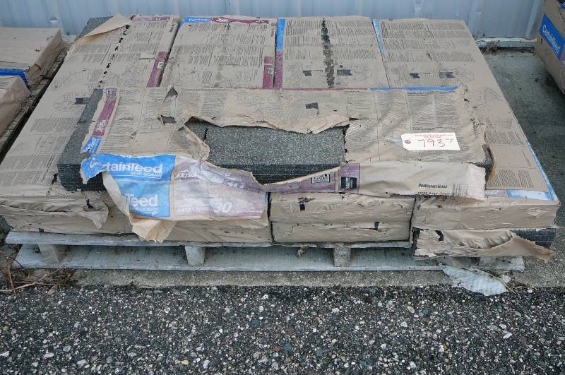 lot 793 image: Shingles- Certainteed Extra Tough 30