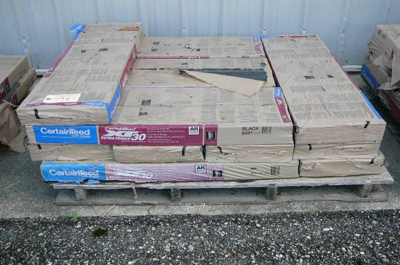 lot 794 image: Shingles- Certainteed Extra Tough 30