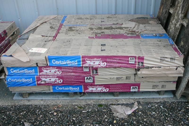 lot 795 image: Shingles- Certainteed Extra Tough 30