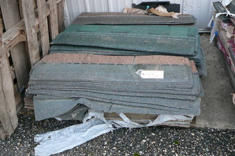 lot 796 image: Shingles  Certainceed- Mix