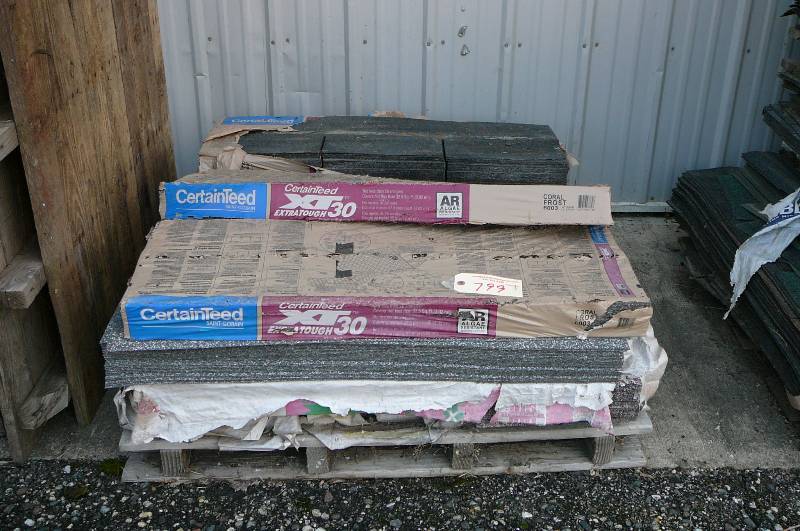 lot 799 image: Shingles- Certainteed XT30