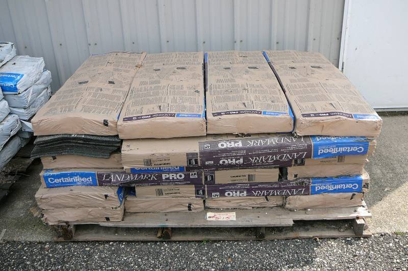 lot 815 image: Shingles- Certainteed Landmark Pro