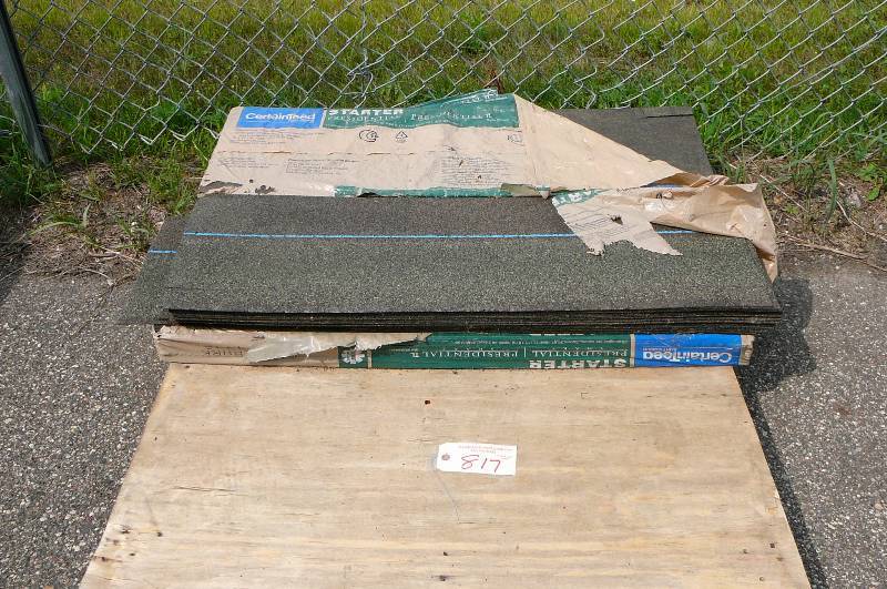 lot 817 image: Shingles CertainTeed Presidential Starter