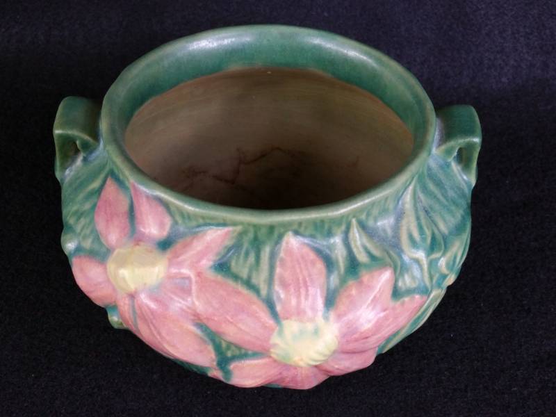 lot 4 image: Roseville Pottery Green Clematis Jardiniere Bowl 667-4