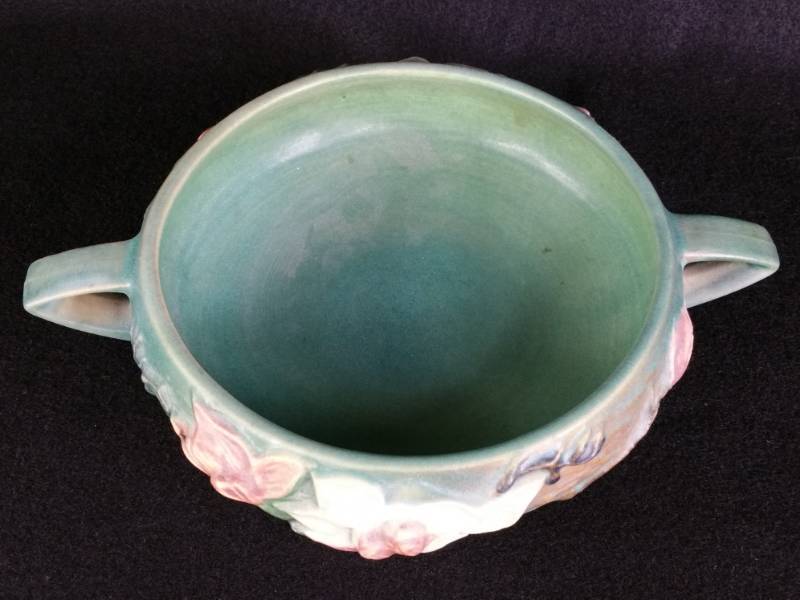 lot 5 image: Roseville Pottery Green Magnolia Console Bowl 447-6