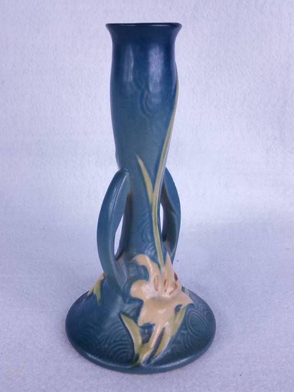 lot 11 image: Roseville Pottery Blue Zephyr Lily Vase 201-7