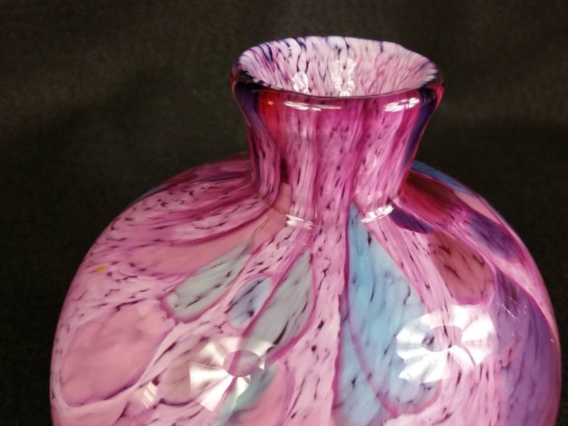 lot 26 image: Signed Art Glass Vase 5