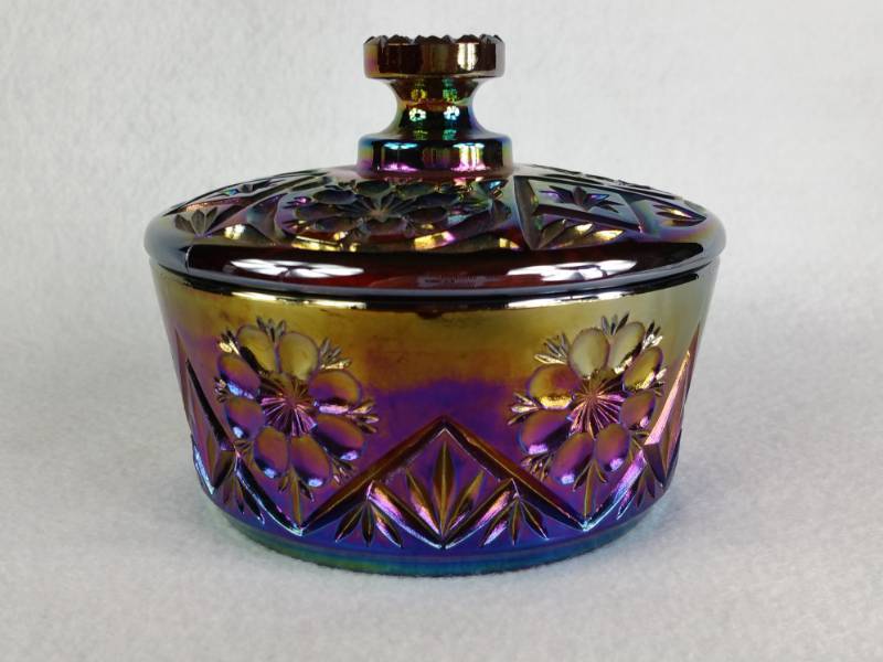 lot 46 image: Carnival Glass Imperial Glass Co Amethyst Covered Candy Dish