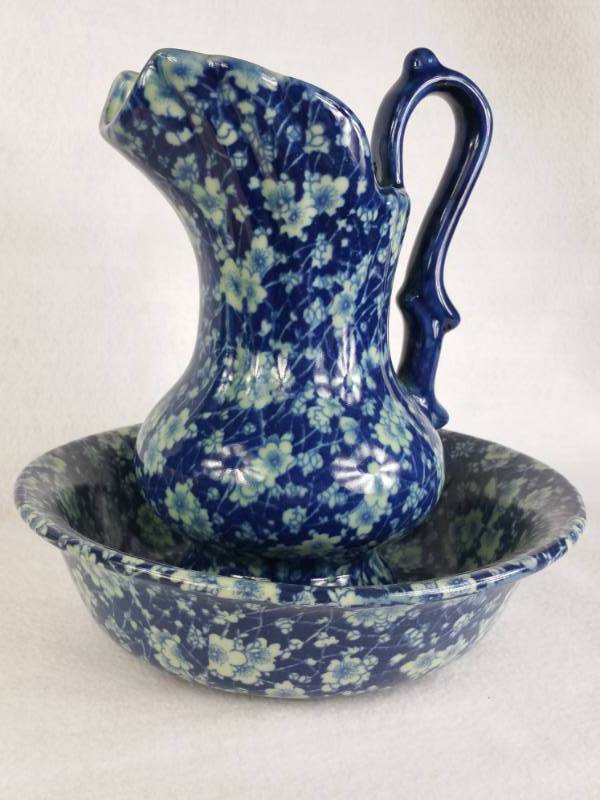lot 51 image: Antique Victoria Ware Ironstone Pitcher and Basin