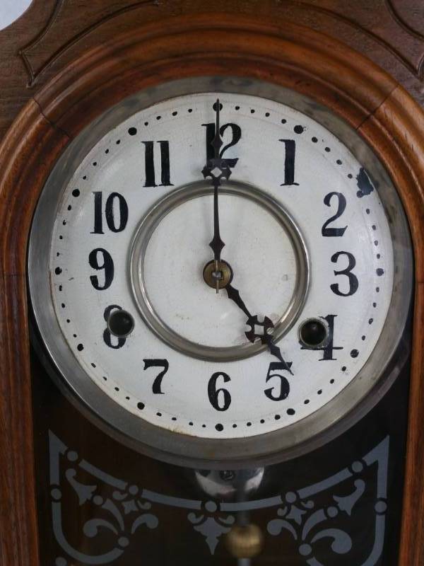 lot 56 image: Antique Gingerbread Mantle Clock