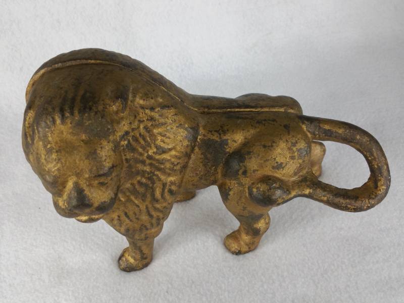 lot 76 image: Antique Cast Iron Lion Door Stop