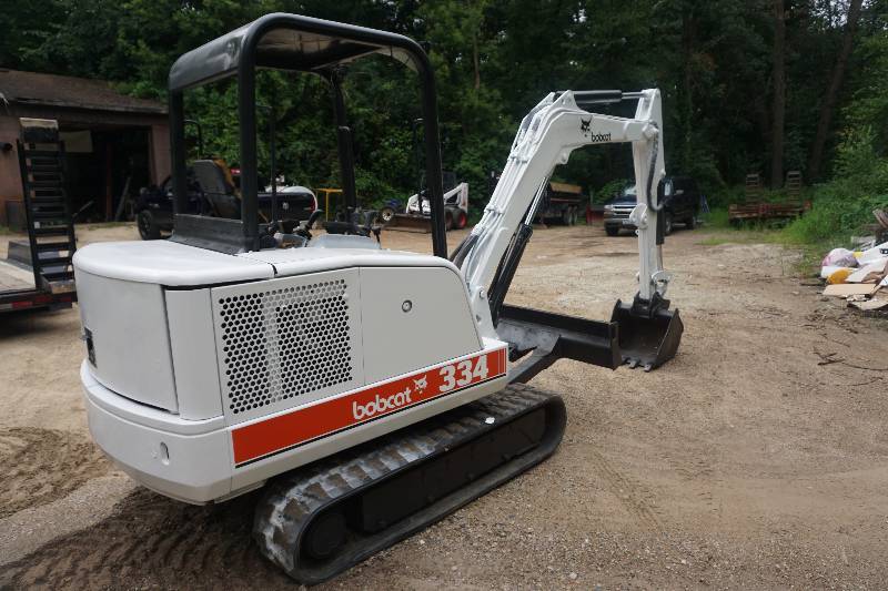 lot 2 image: 1999 Bobcat Model 334 Mini Tracked Excavator RESERVE HAS BEEN MET