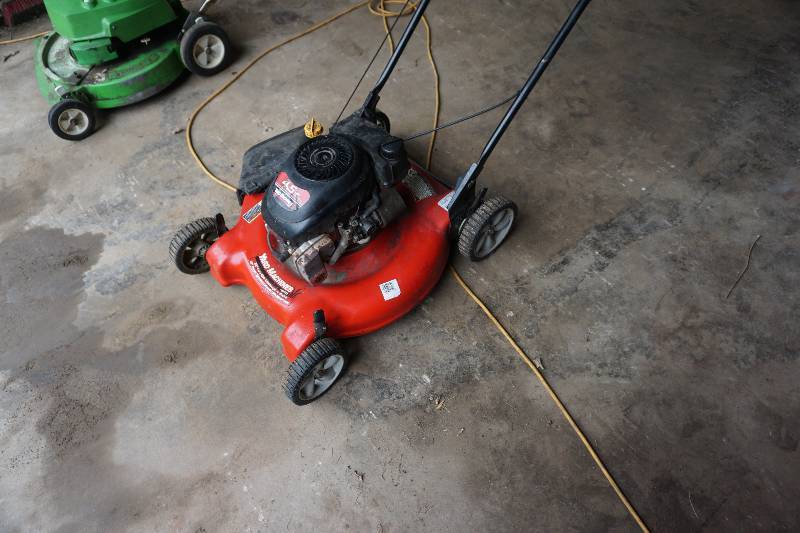 lot 10 image: Yard Machines Lawn Mower