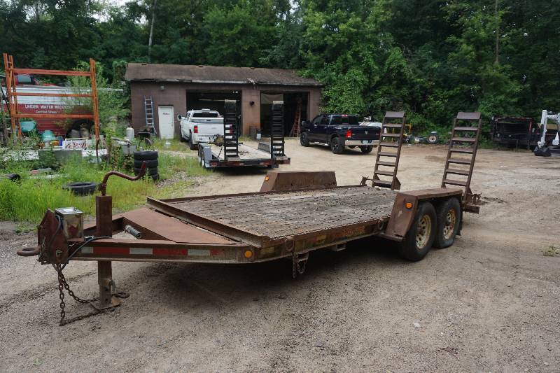 lot 5 image: 2004 Towmaster 16 Tandem Axle Equipment Trailer