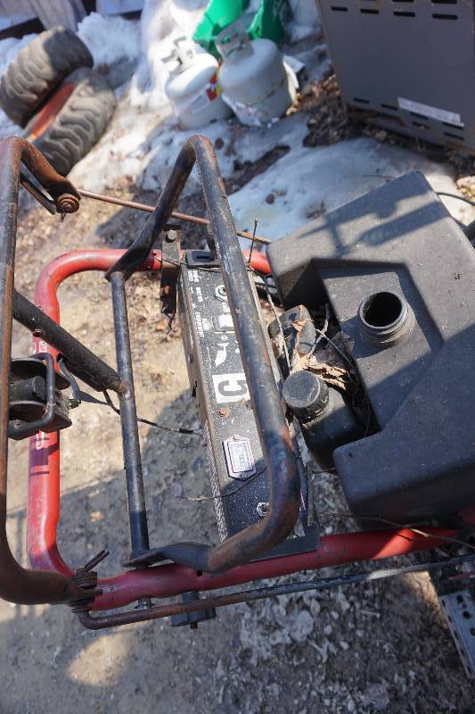 lot 8 image: Toro Pro Line 48 Lawn Mower With  BaggerCollection System