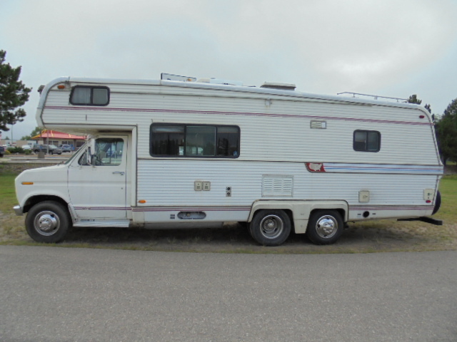 lot 1 image: 1979 Holiday Rambler Motor Home
