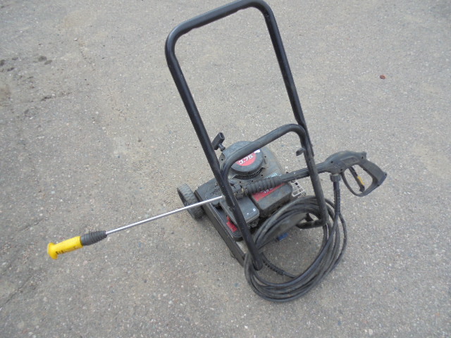lot 8 image: Pressure Washer