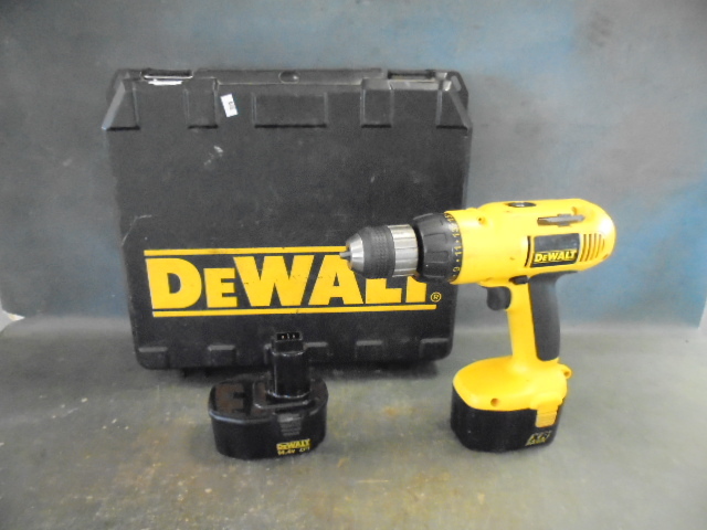 lot 14 image: Dewalt Cordless Drill