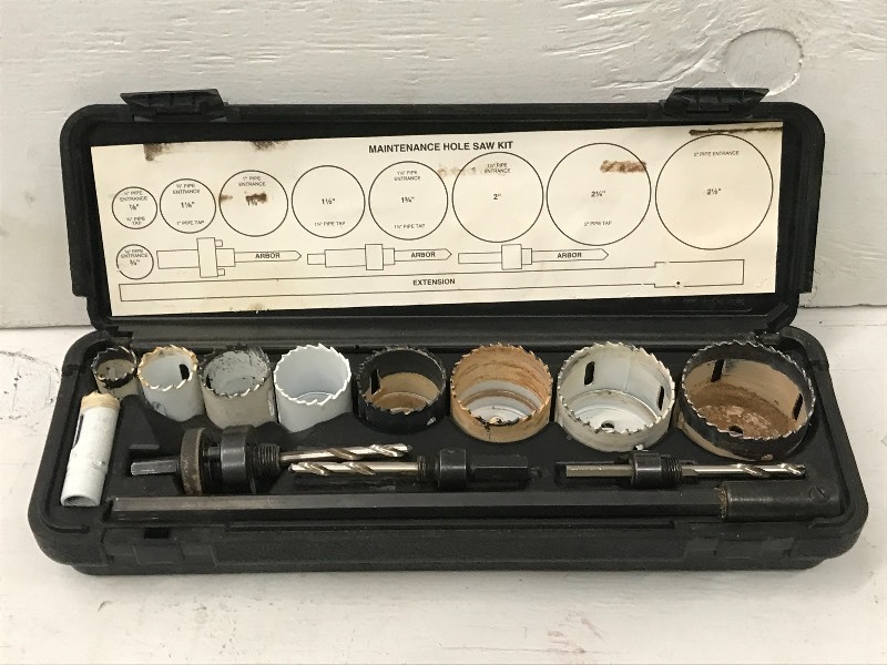 lot 24 image: Deluxe Hole Saw Bit Set