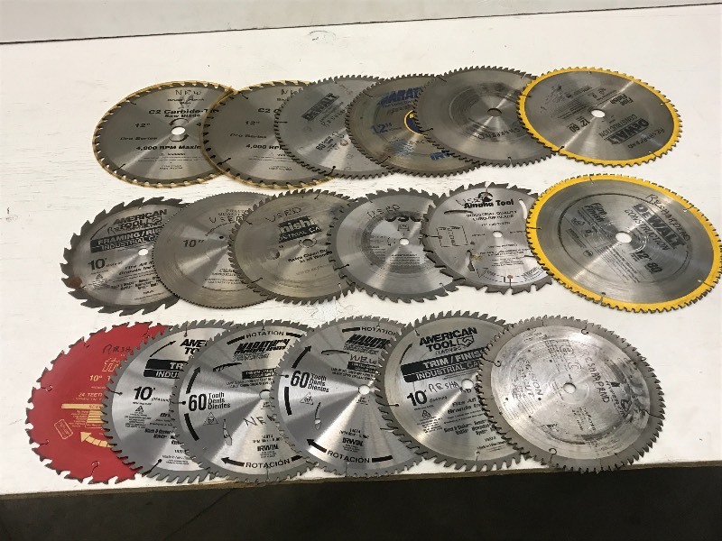 lot 33 image: Lot Of Assorted Saw Blades