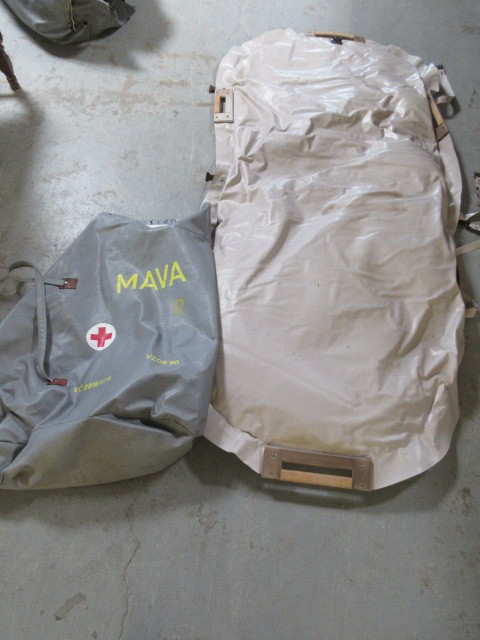 lot 103 image: MAVA SAND FILLINFLATABLE MEDICAL TENT BED