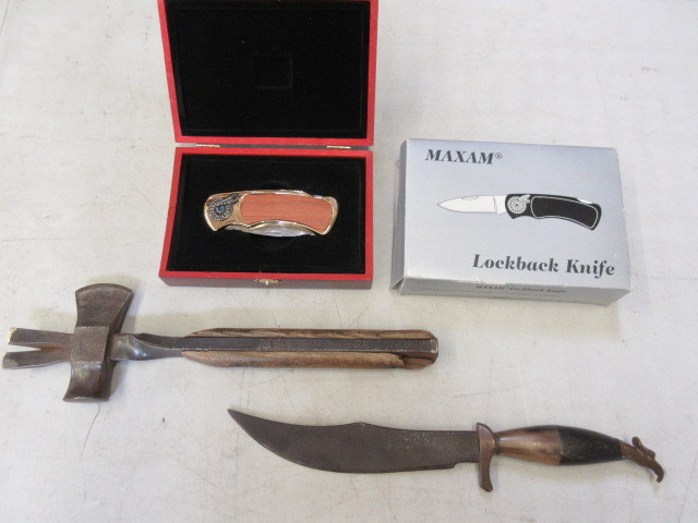 lot 130 image: KNIVES